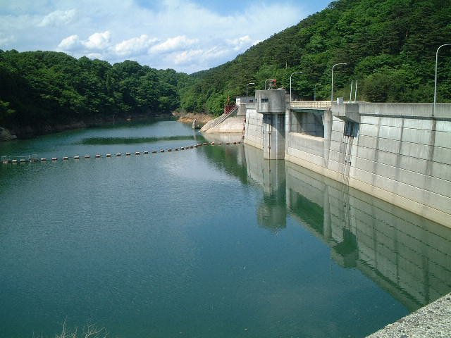 岳ダム(二本松市)