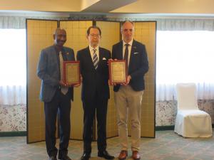 第5回野口英世アフリカ賞福島プログラム　国際交流特別親善大使認証書授与式写真2