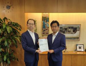 令和7年8月20日　全国知事会社会保障常任委員会提言提出