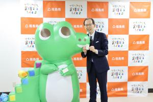 金融庁公式キャラクター「ワニー参事官」表敬訪問写真2