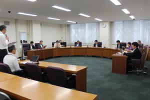 総務委員会の写真