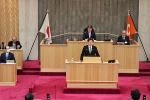 一般質問（江花圭司議員）の写真