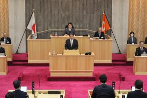 県民の安全・安心対策特別委員長報告の写真