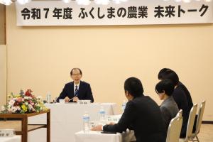 農業者の取り組みを聞く知事