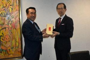 総領事との記念撮影