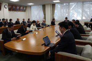 議会運営員会の写真